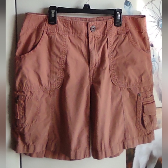 Eddie Bauer Ripstop Cargo Shorts & cropped Pants say 12 but Plus sized really - Picture 4 of 17